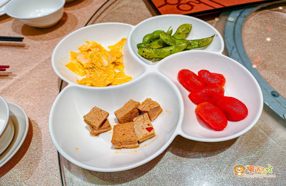 京悅軒中餐廳│高雄一鴨四吃!結合中式典雅與現代設計,提供舒適空間與多層次精緻料理,讓每一次用餐都是視覺與味覺的雙重享受 - 第20張圖