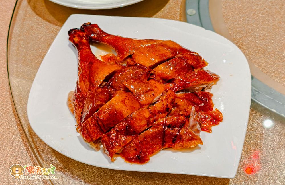 京悅軒中餐廳│高雄一鴨四吃！結合中式典雅與現代設計，提供舒適空間與多層次精緻料理，讓每一次用餐都是視覺與味覺的雙重享受