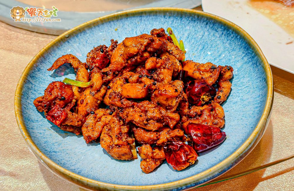 京悅軒中餐廳│高雄一鴨四吃!結合中式典雅與現代設計,提供舒適空間與多層次精緻料理,讓每一次用餐都是視覺與味覺的雙重享受 - 第35張圖