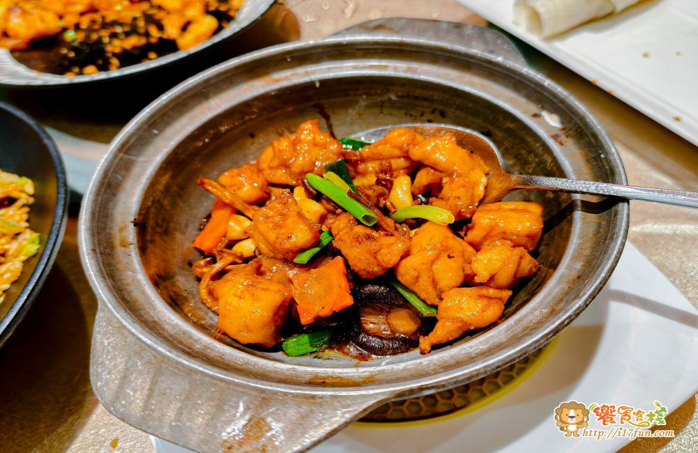 京悅軒中餐廳│高雄一鴨四吃!結合中式典雅與現代設計,提供舒適空間與多層次精緻料理,讓每一次用餐都是視覺與味覺的雙重享受 - 第39張圖