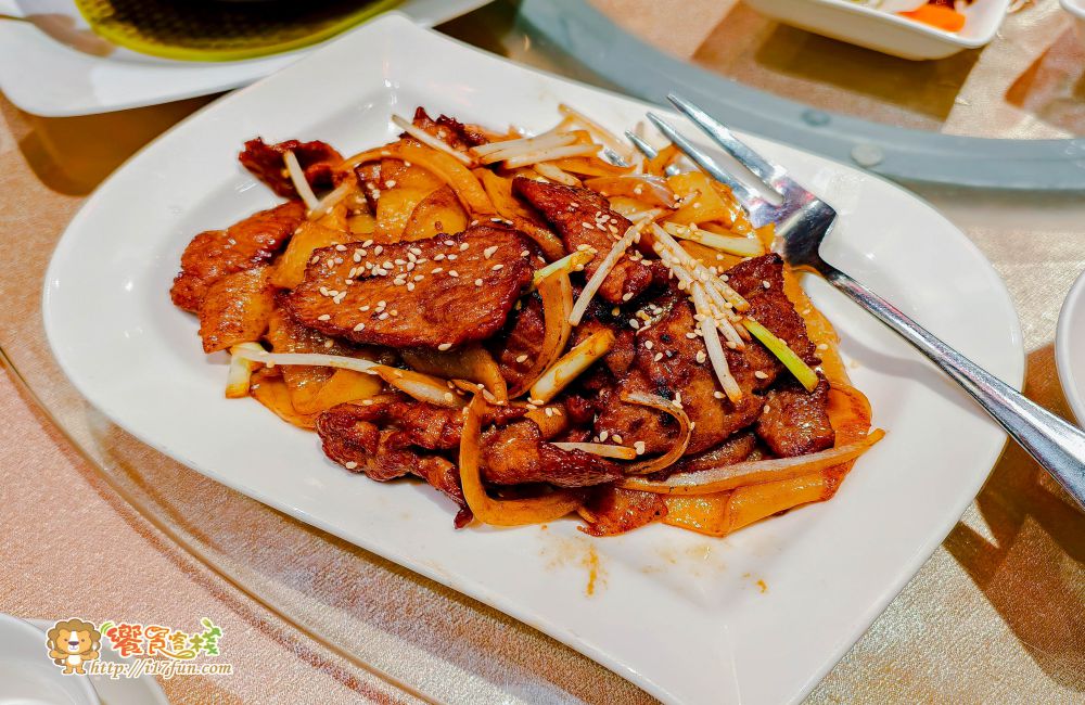 京悅軒中餐廳│高雄一鴨四吃!結合中式典雅與現代設計,提供舒適空間與多層次精緻料理,讓每一次用餐都是視覺與味覺的雙重享受 - 第38張圖