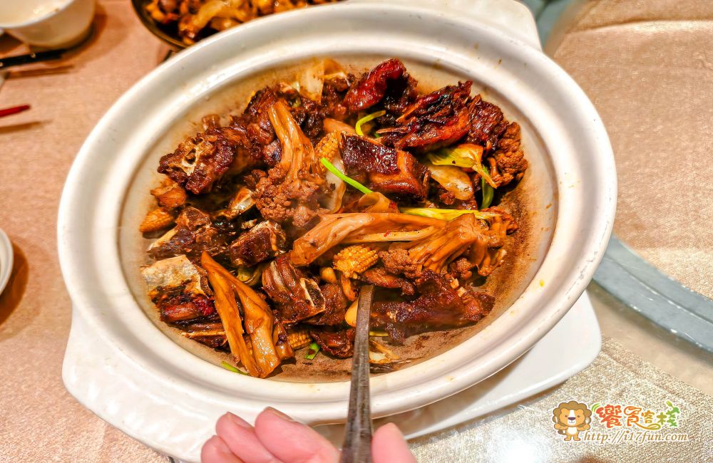 京悅軒中餐廳│高雄一鴨四吃!結合中式典雅與現代設計,提供舒適空間與多層次精緻料理,讓每一次用餐都是視覺與味覺的雙重享受 - 第30張圖