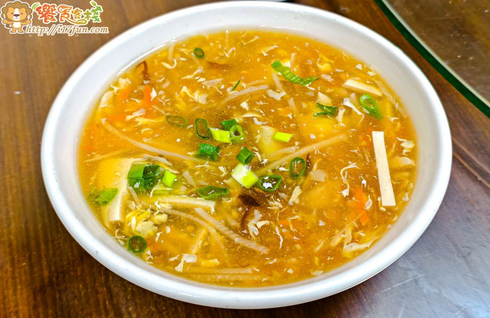 華饌湯包麵食館│高雄人氣北方麵食館!半開放廚房現點現做,配上多元小菜與無限飲品,一到飯點時間人潮滿滿 - 第18張圖