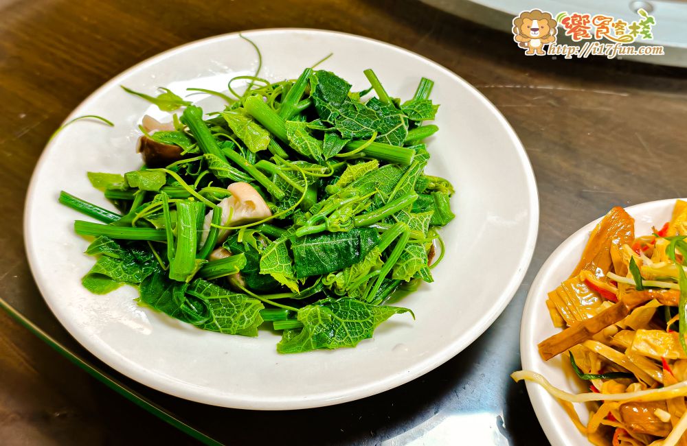 華饌湯包麵食館│高雄人氣北方麵食館!半開放廚房現點現做,配上多元小菜與無限飲品,一到飯點時間人潮滿滿 - 第19張圖