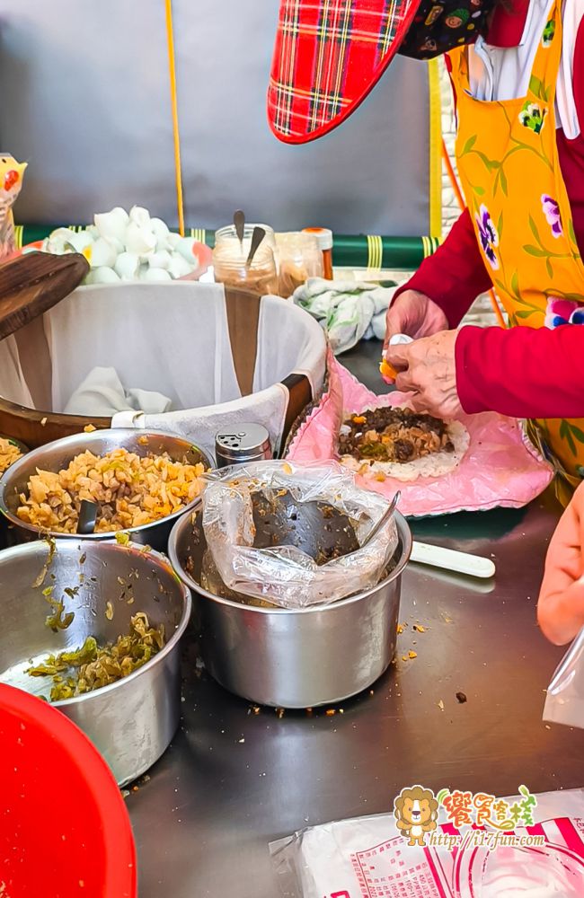 阿花姨鹹蛋飯糰│高雄30年老店!用傳統滋味喚醒最真實的早餐記憶,簡單卻藏不住的人氣魅力 - 第4張圖