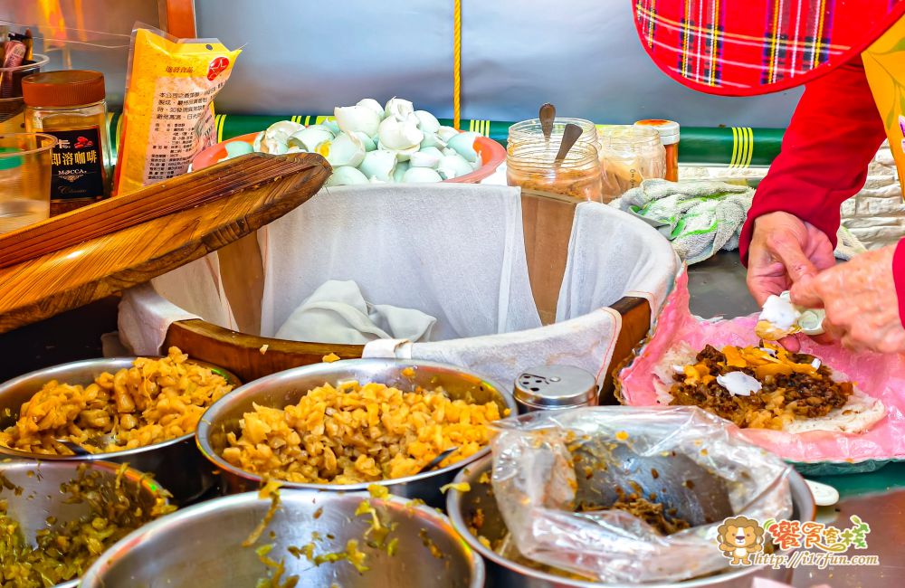 阿花姨鹹蛋飯糰│高雄30年老店!用傳統滋味喚醒最真實的早餐記憶,簡單卻藏不住的人氣魅力 - 第5張圖