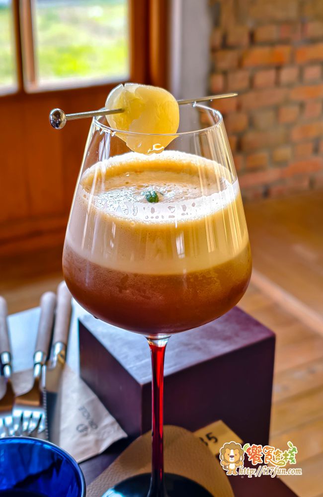 神諭咖啡│高雄超人氣咖啡廳!低調藏身在眷村老宅巷弄之中,保有老宅靈魂,在光與木質間品味慢生活 - 第30張圖