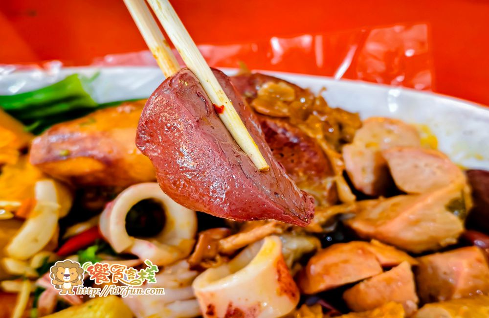 小樽關東煮│高雄超級隱藏版!一週只營業2天,原味與麻辣雙湯頭,豐富食材還有限量小卷,老饕都早早來排隊 - 第21張圖