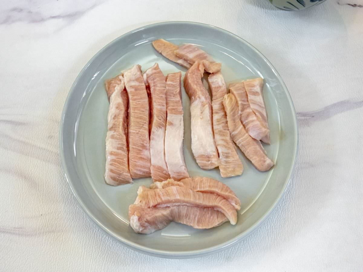 泡菜松阪豬食譜│超簡單料理食譜！連廚藝新手都能輕易上手的家常菜，用泡菜搭配松阪豬，噴香下飯！