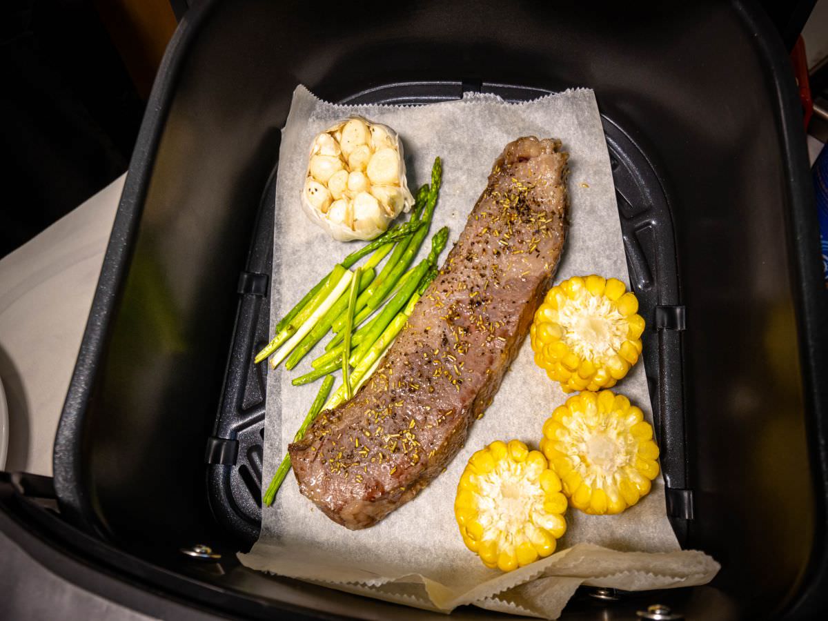 氣炸雪花翼板牛排食譜│自己的牛排自己烤!!輕鬆簡單4個步驟,免顧爐火,一樣能有鮮嫩多汁的牛排大餐 - 第5張圖 氣炸雪花翼板牛排食譜│自己的牛排自己烤!!輕鬆簡單4個步驟,免顧爐火,一樣能有鮮嫩多汁的牛排大餐