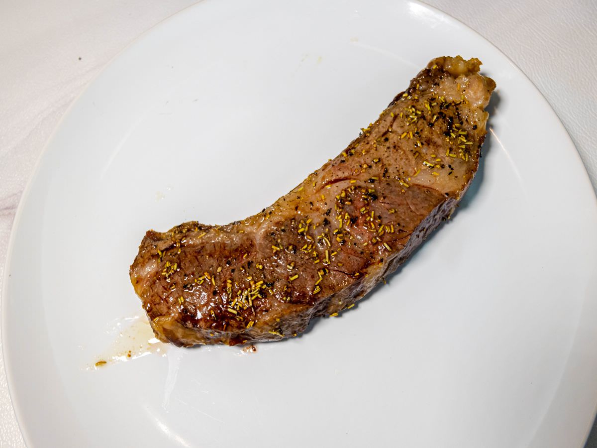 氣炸雪花翼板牛排食譜│自己的牛排自己烤!!輕鬆簡單4個步驟,免顧爐火,一樣能有鮮嫩多汁的牛排大餐 - 第6張圖 氣炸雪花翼板牛排食譜│自己的牛排自己烤!!輕鬆簡單4個步驟,免顧爐火,一樣能有鮮嫩多汁的牛排大餐