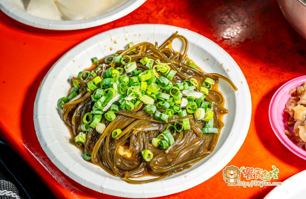 壳牛原汁牛肉麵│高雄老店！傳承40年經典風味，堅持傳承原始風味，從湯頭、麵條、牛肉到酸菜、辣椒與自製牛油，每個細節都精心講究