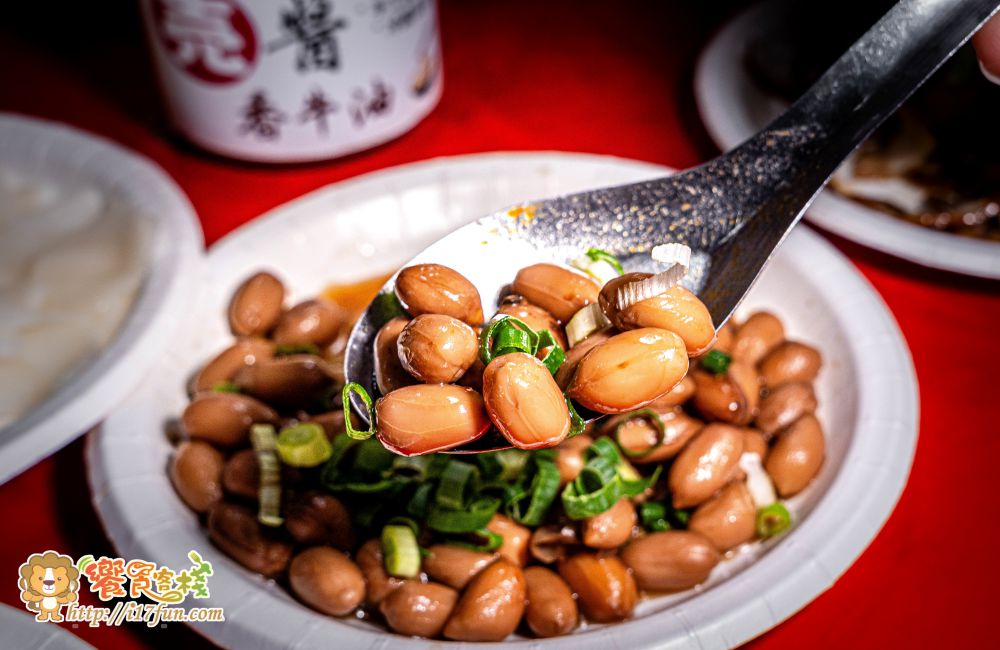 壳牛原汁牛肉麵│高雄老店！傳承40年經典風味，堅持傳承原始風味，從湯頭、麵條、牛肉到酸菜、辣椒與自製牛油，每個細節都精心講究