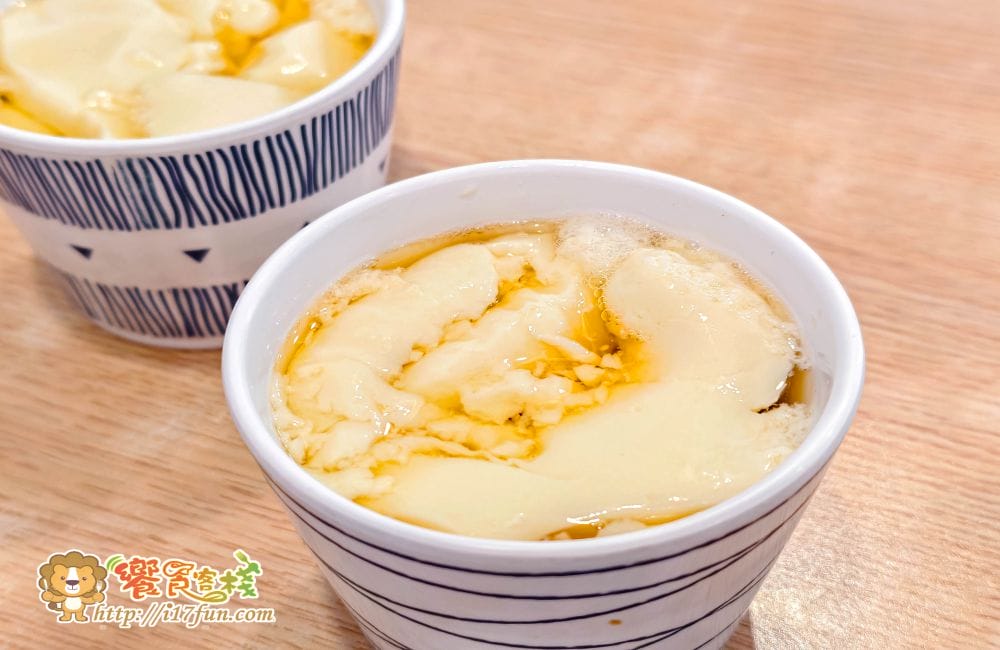 麵家二眷│高雄人氣麵店！從眷村到創意美味，不管牛肉麵、煎餃與私房白滷，每道料理都充滿誠意與濃厚風味，還有免費豆花可以享用