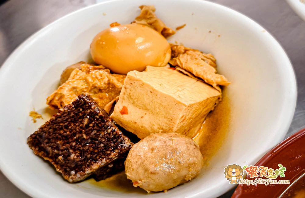 阿興排骨拉麵│高雄低調老麵店！用餐時間熟客自然聚集，外觀不起眼卻靠口碑撐起人氣的傳統麵店