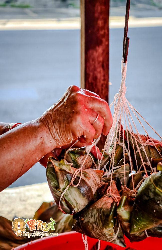 阿花姐肉粽│高雄在地人激推的隱藏版肉粽！沒有招牌低調藏在民宅中，已飄香超過40年，一顆只要25元的佛心價，熟客口耳相傳的傳奇