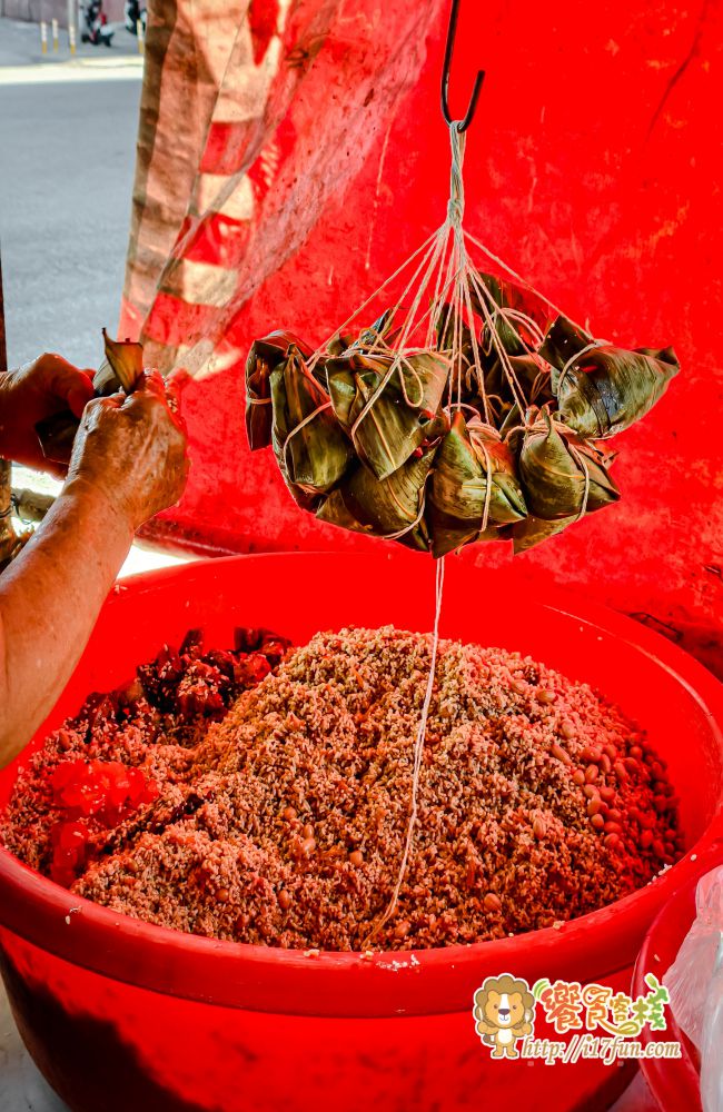 阿花姐肉粽│高雄在地人激推的隱藏版肉粽！沒有招牌低調藏在民宅中，已飄香超過40年，一顆只要25元的佛心價，熟客口耳相傳的傳奇