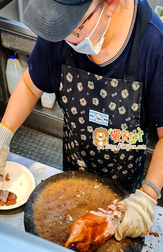 佳東北平烤鴨│高雄老字號!飄香超過20年,炭火烤鴨外酥內嫩、鹹酥鴨扎實不柴、炒骨鹹甜涮嘴~ - 第9張圖 佳東北平烤鴨│高雄老字號!飄香超過20年,炭火烤鴨外酥內嫩、鹹酥鴨扎實不柴、炒骨鹹甜涮嘴~