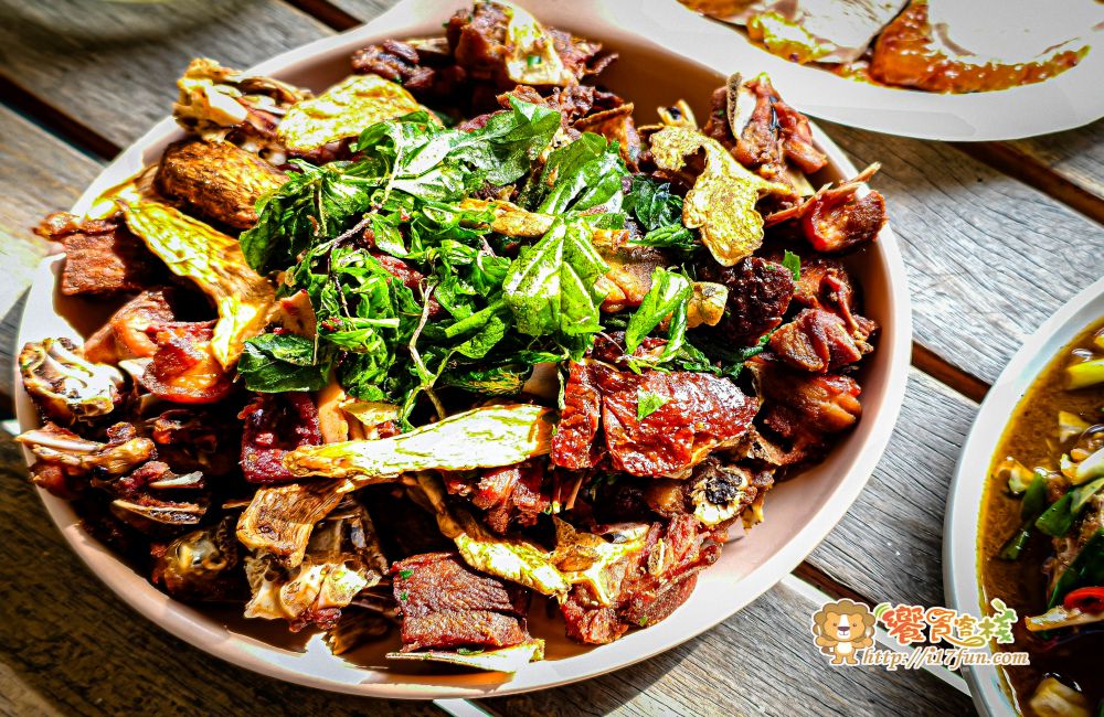 佳東北平烤鴨│高雄老字號！飄香超過20年，炭火烤鴨外酥內嫩、鹹酥鴨扎實不柴、炒骨鹹甜涮嘴~