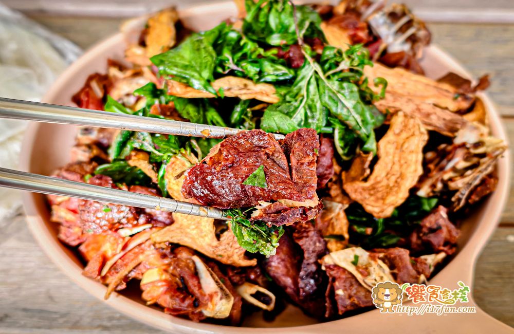 佳東北平烤鴨│高雄老字號!飄香超過20年,炭火烤鴨外酥內嫩、鹹酥鴨扎實不柴、炒骨鹹甜涮嘴~ - 第14張圖 佳東北平烤鴨│高雄老字號!飄香超過20年,炭火烤鴨外酥內嫩、鹹酥鴨扎實不柴、炒骨鹹甜涮嘴~