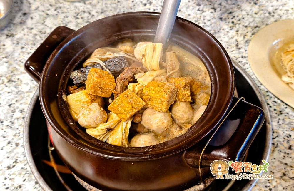 霸味薑母鴨 – 民生旗艦店 │高雄人氣最旺的薑母鴨店!冷天就想來這一味,清甜派薑母鴨搭配炭火陶甕,香氣層層堆疊,越喝越順口的暖身首選 - 第14張圖 霸味薑母鴨 – 民生旗艦店 │高雄人氣最旺的薑母鴨店!冷天就想來這一味,清甜派薑母鴨搭配炭火陶甕,香氣層層堆疊,越喝越順口的暖身首選