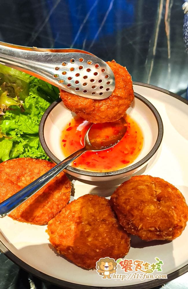 BAR KAO泰式餐酒館│高雄夜景新打卡地！27樓高空泰式餐酒館，微醺調酒與南洋風味料理，視覺味覺一次滿足