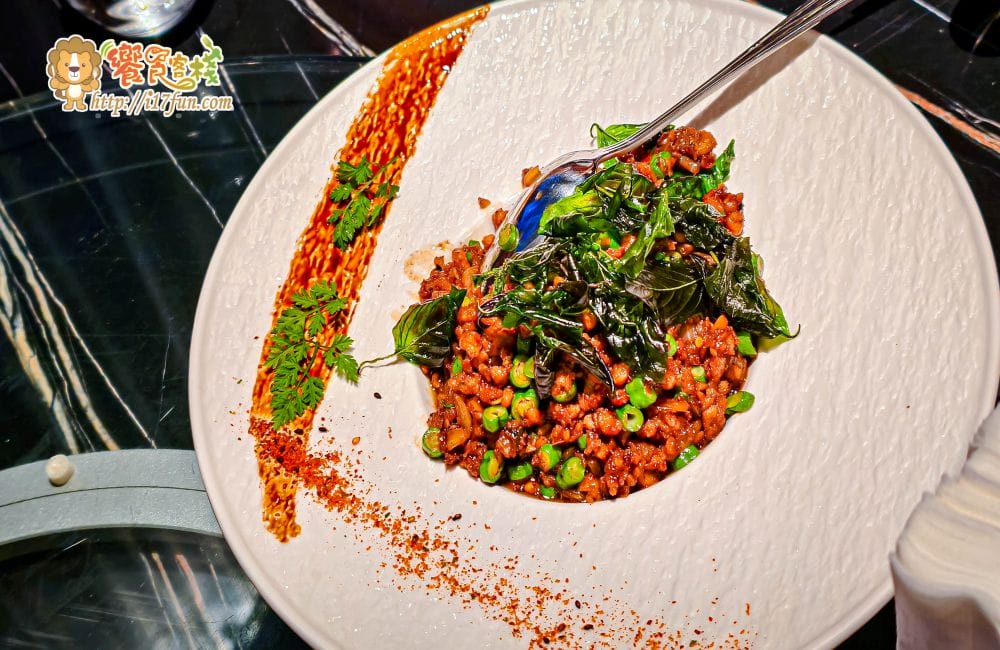 BAR KAO泰式餐酒館│高雄夜景新打卡地！27樓高空泰式餐酒館，微醺調酒與南洋風味料理，視覺味覺一次滿足