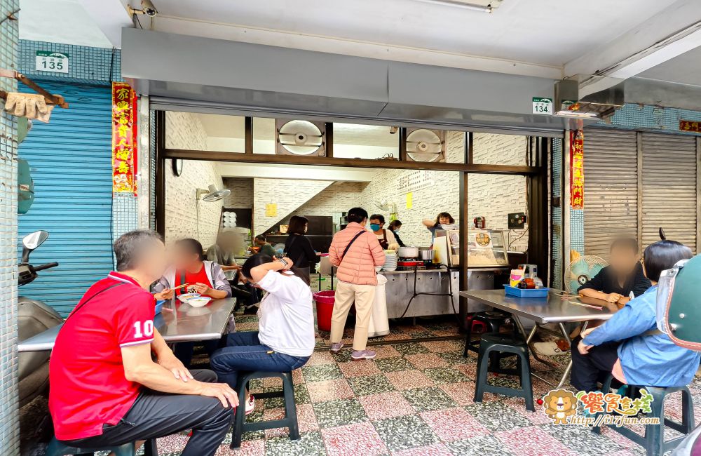 前鎮老店QQ麵│高雄巷弄間低調經營35年的古早味麵店！不用畫單全靠記憶，每到用餐尖峰時段人潮滿滿滿~