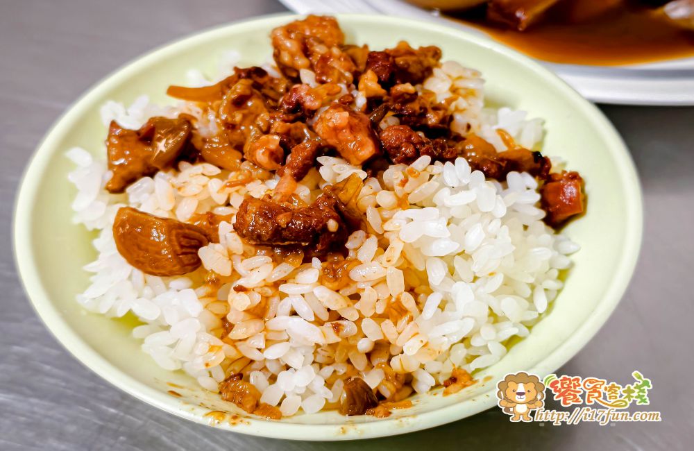 前鎮老店QQ麵│高雄巷弄間低調經營35年的古早味麵店!不用畫單全靠記憶,每到用餐尖峰時段人潮滿滿滿~ - 第8張圖 前鎮老店QQ麵│高雄巷弄間低調經營35年的古早味麵店!不用畫單全靠記憶,每到用餐尖峰時段人潮滿滿滿~