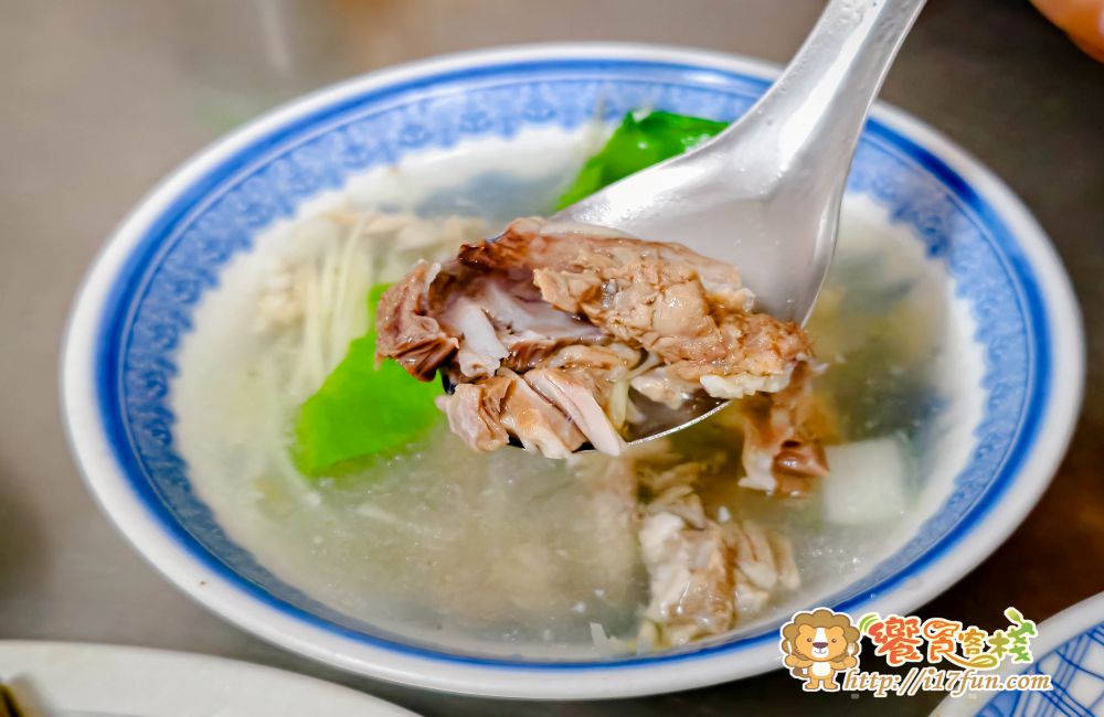 前鎮老店QQ麵│高雄巷弄間低調經營35年的古早味麵店!不用畫單全靠記憶,每到用餐尖峰時段人潮滿滿滿~ - 第10張圖 前鎮老店QQ麵│高雄巷弄間低調經營35年的古早味麵店!不用畫單全靠記憶,每到用餐尖峰時段人潮滿滿滿~