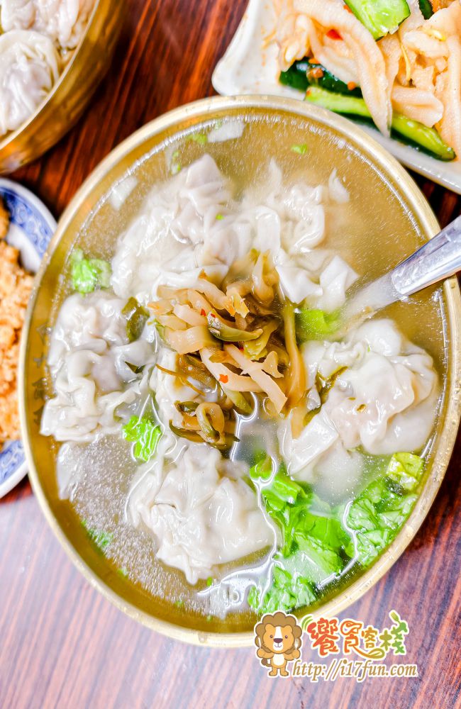 金大麵食坊 溫州餛飩大王│高雄近40年老店！超大顆溫洲餛飩顆顆手工現包、皮薄餡多，還有多種創意口味，連離峰時段也是爆多人~