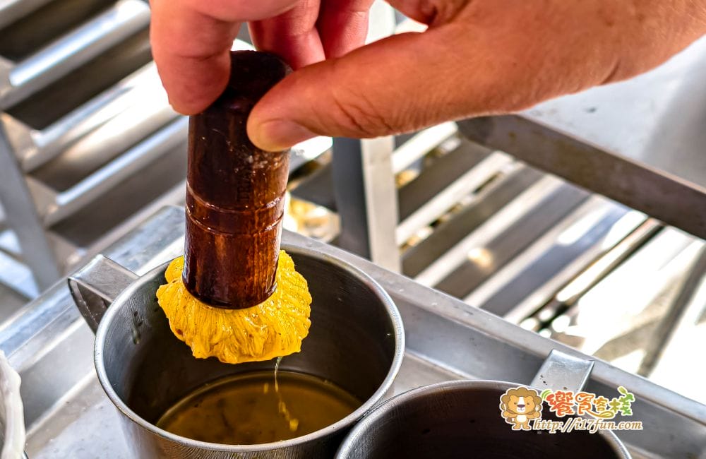 黃油烤年糕│2025年小紅書爆紅甜點！僅用黃油、牛奶與獨家調粉現場烤製，每顆外酥內軟、香氣濃郁，一口接一口停不下來