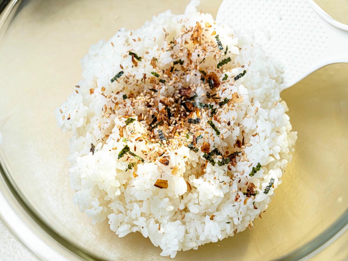 肉鬆烤飯球食譜│作法超簡單、用料也簡單!迷你烤飯球,焦脆有口感,適合親子DIY,也適合做為野餐食物唷! - 第3張圖 肉鬆烤飯球食譜│作法超簡單、用料也簡單!迷你烤飯球,焦脆有口感,適合親子DIY,也適合做為野餐食物唷!