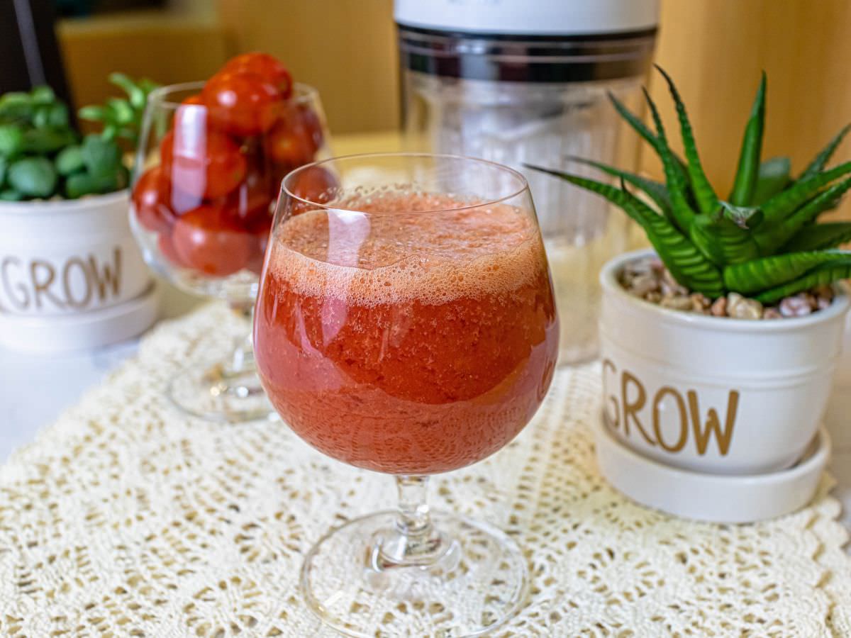 蕃茄原汁食譜│DIY自己動手做！現磨現榨，100%蕃茄原汁，酸甜好喝又營養，天然的果汁最健康~