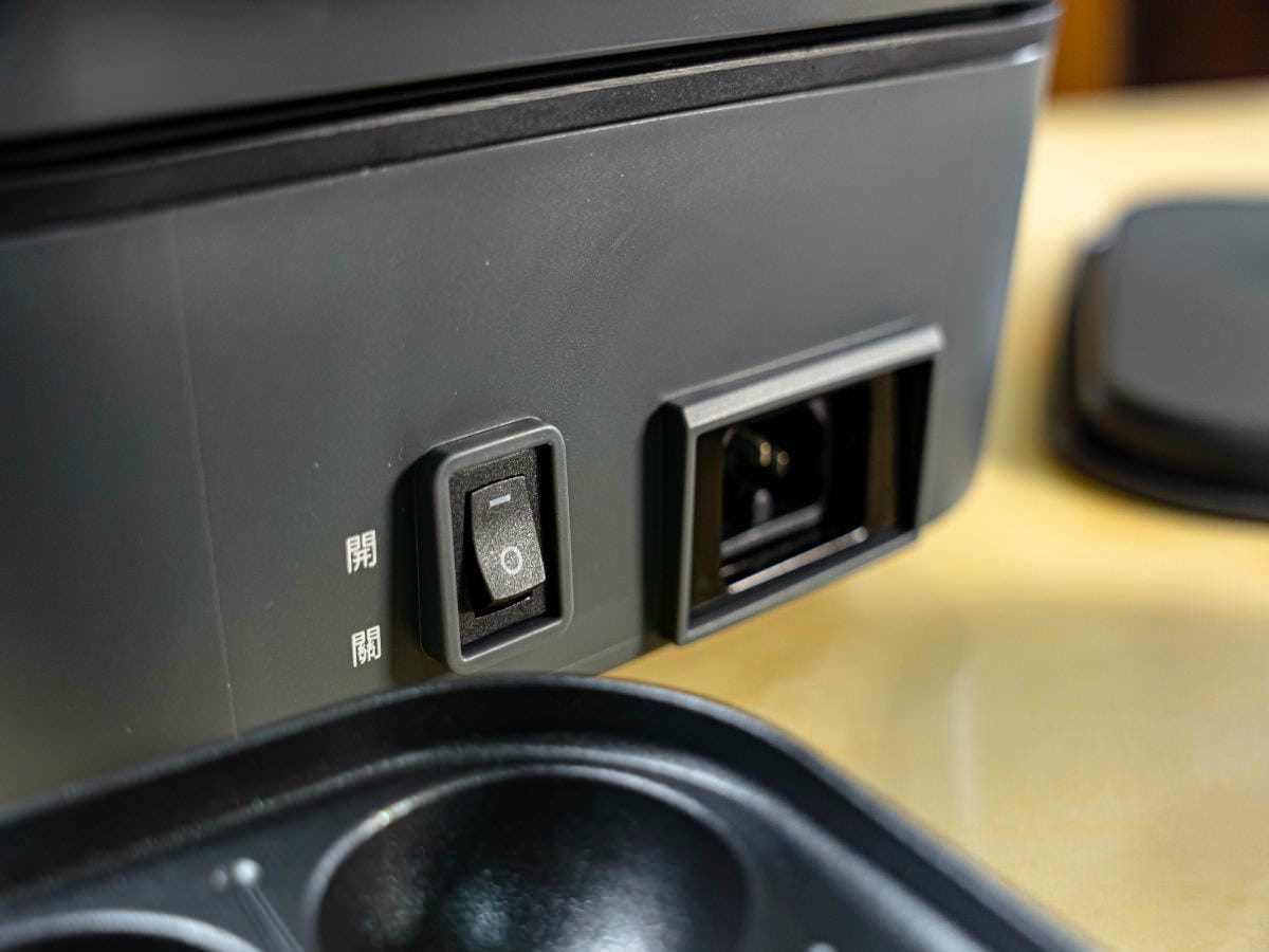 義大利Giaretti多功能陶瓷火鍋電烤盤│一機多用，３L容量，燉、煮、燜、烤、煎、炸通通行，附贈章魚燒烤盤！