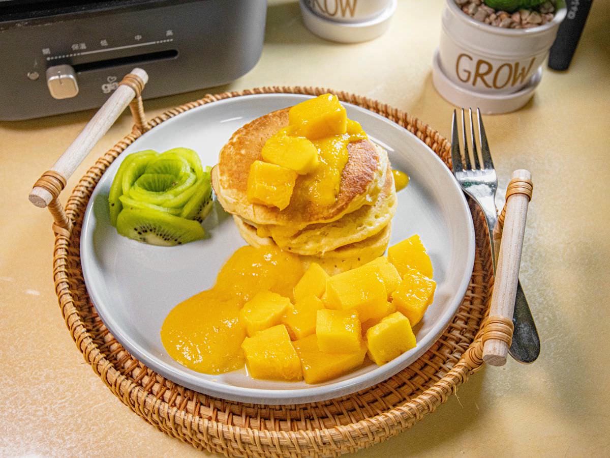 芒果鬆餅食譜│夏季限定，超簡單，只要15分鐘就能完成，只要平底鍋或是電烤盤就能完成做唷！