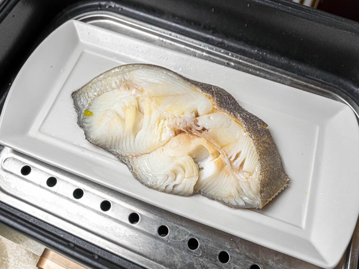 泰式檸檬鱈魚食譜│泰國菜自己動手也能做！輕鬆簡單15分鐘就能完成，酸香開胃，炎炎夏日最適合~