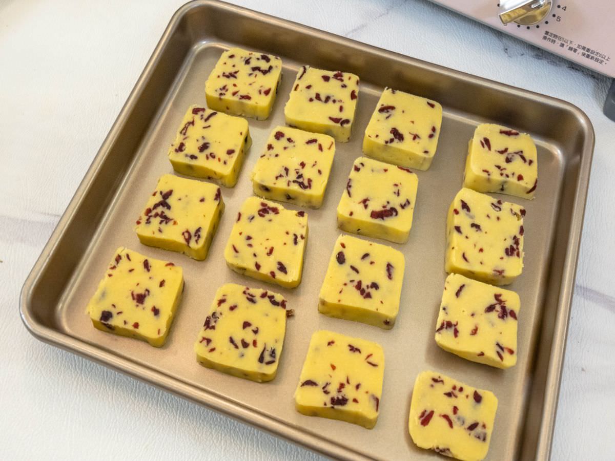 蔓越莓奶酥餅干食譜│烘焙新手也能輕鬆上手！酥、香、脆，當下午茶、點心都適合~~