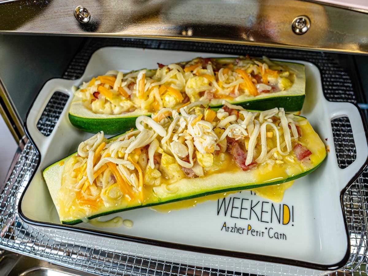 焗烤培根櫛瓜船食譜│0廚藝也能完成，食材簡單、料理簡單，輕鬆無油煙也能吃到創意櫛瓜料理