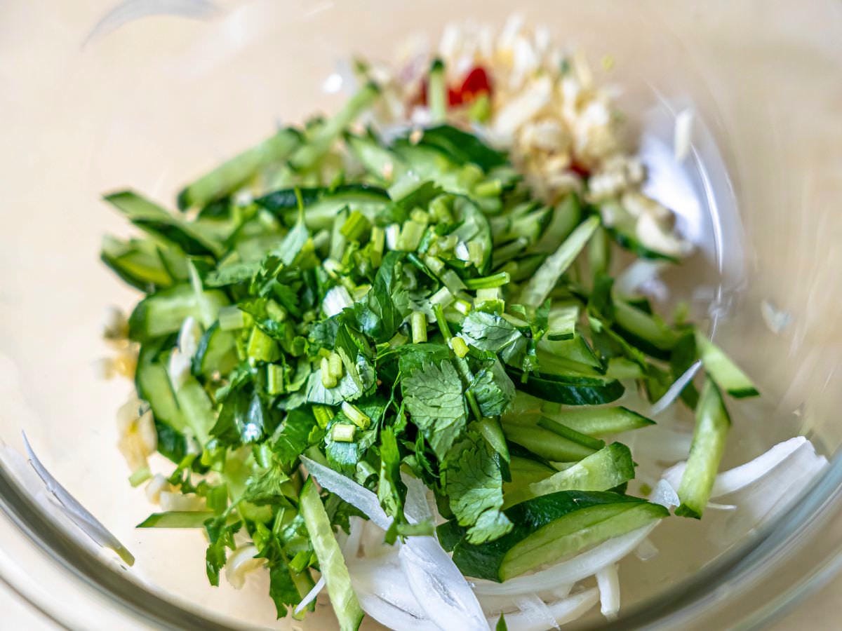 舒肥涼拌雞絲食譜│無油煙!超簡單好上手的冰箱常備菜,低脂、高蛋白,增肌減脂好選擇! - 第6張圖 舒肥涼拌雞絲食譜│無油煙!超簡單好上手的冰箱常備菜,低脂、高蛋白,增肌減脂好選擇!
