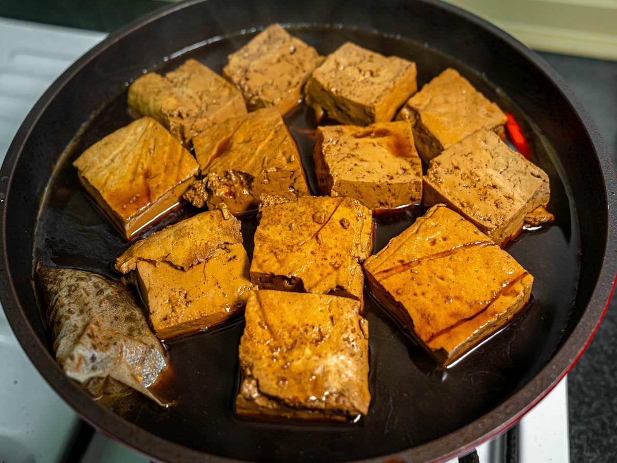 舒肥蔥油雞腿食譜│經典台菜料理好簡單，在家輕鬆做，0廚藝也能輕鬆完成，冷熱皆宜，又香又涮嘴！