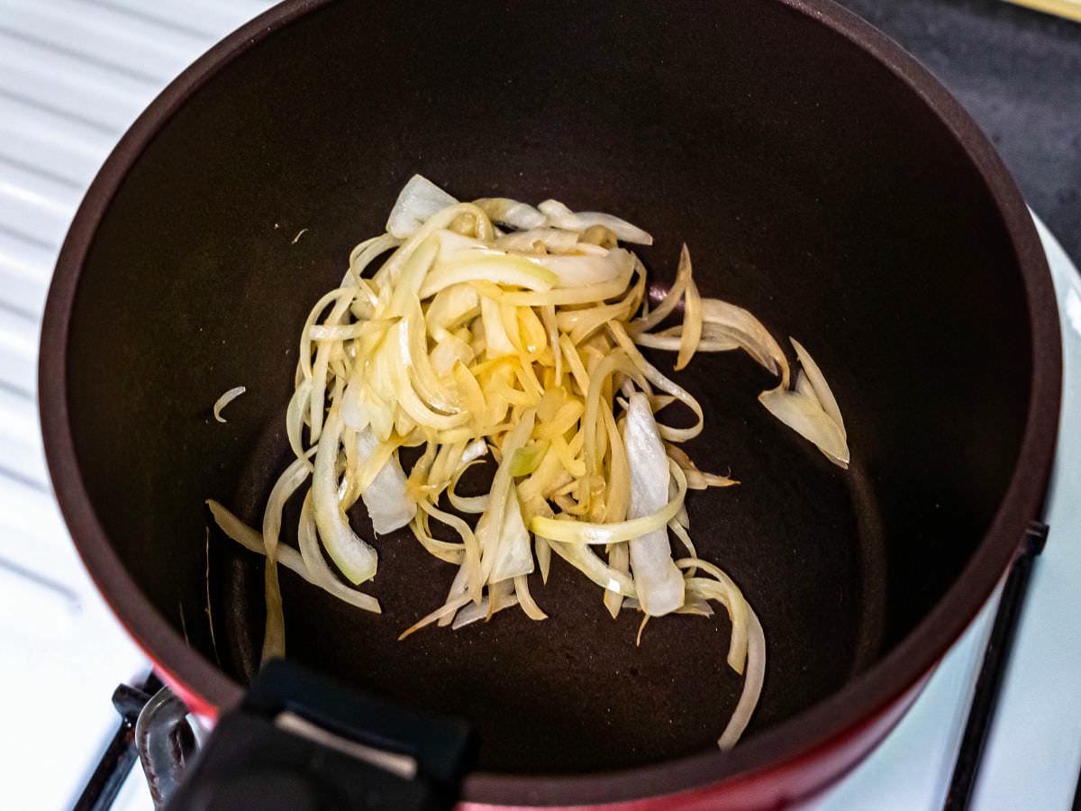 菇菇味噌湯食譜│超簡單！煮味噌湯不死鹹的秘訣原來順序有關係，掌控訣竅自己在家就能輕鬆煮味噌湯