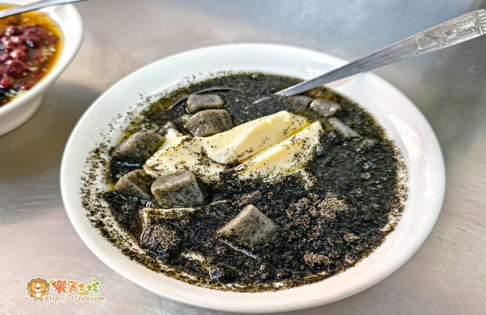 余足古早味豆花│高雄巷弄裡的隱藏版甜品老店，傳承二代的古早味豆花，每日現做、配料講究，一碗簡單卻讓人一吃就回訪
