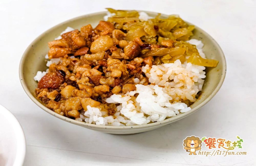 鳳山鹹米苔目│高雄人氣小吃店！從路邊攤到老字號，維新路市場旁屹立50多年的小吃，是在地人的共同回憶