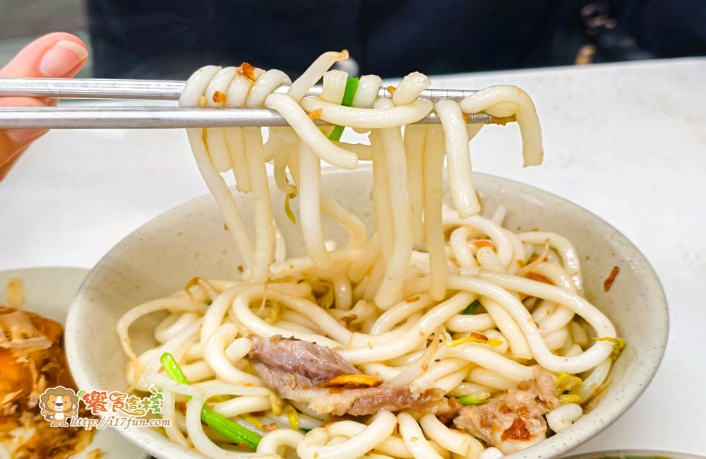 鳳山鹹米苔目│高雄人氣小吃店！從路邊攤到老字號，維新路市場旁屹立50多年的小吃，是在地人的共同回憶