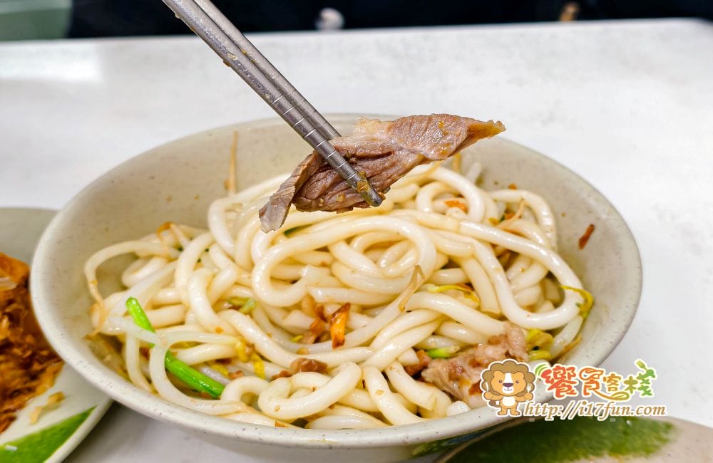 鳳山鹹米苔目│高雄人氣小吃店！從路邊攤到老字號，維新路市場旁屹立50多年的小吃，是在地人的共同回憶