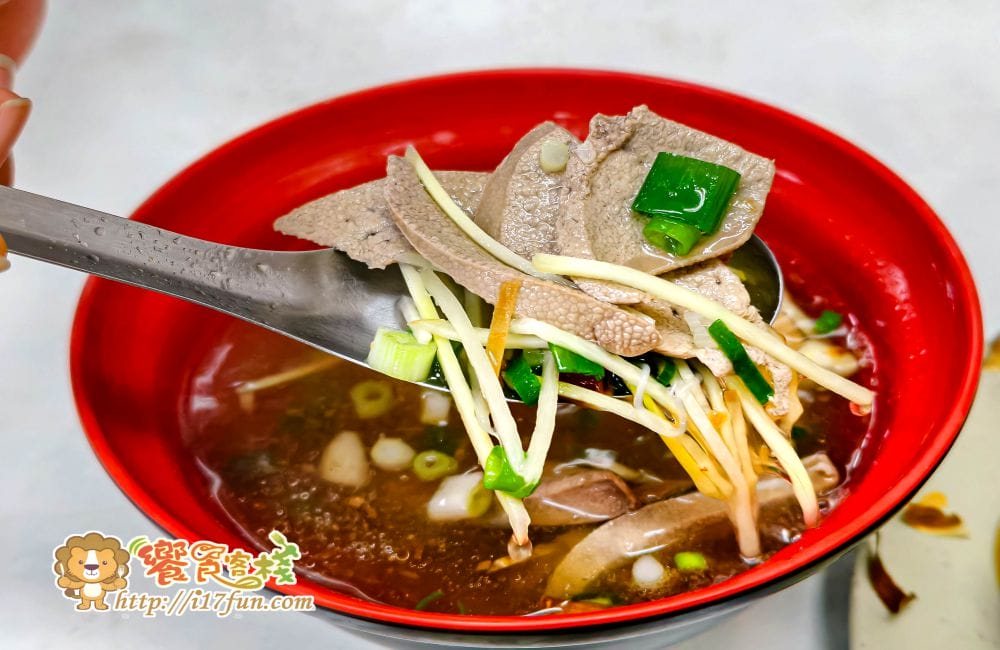 鳳山鹹米苔目│高雄人氣小吃店！從路邊攤到老字號，維新路市場旁屹立50多年的小吃，是在地人的共同回憶