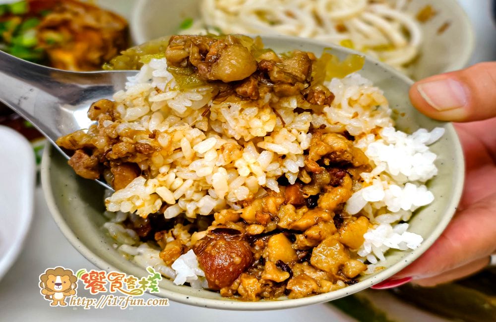 鳳山鹹米苔目│高雄人氣小吃店！從路邊攤到老字號，維新路市場旁屹立50多年的小吃，是在地人的共同回憶