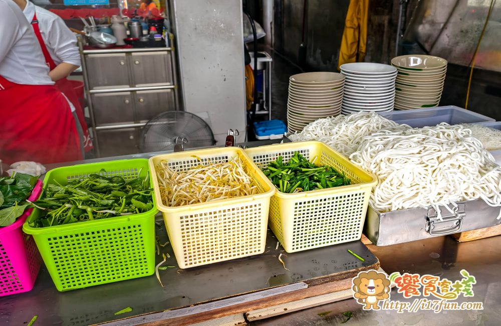 鳳山鹹米苔目│高雄人氣小吃店！從路邊攤到老字號，維新路市場旁屹立50多年的小吃，是在地人的共同回憶