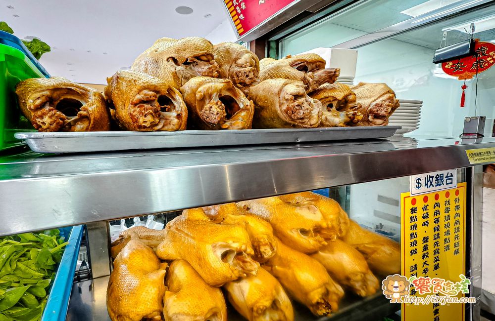 正宗鴨肉飯│高雄必吃人氣小吃！連米其林必比登都推薦，從主食到小菜，樣樣都美味~